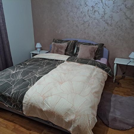 Apartman Lara 2 Apartment ฟอชา ภายนอก รูปภาพ