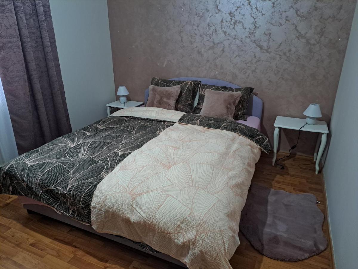 Apartman Lara 2 Apartment ฟอชา ภายนอก รูปภาพ
