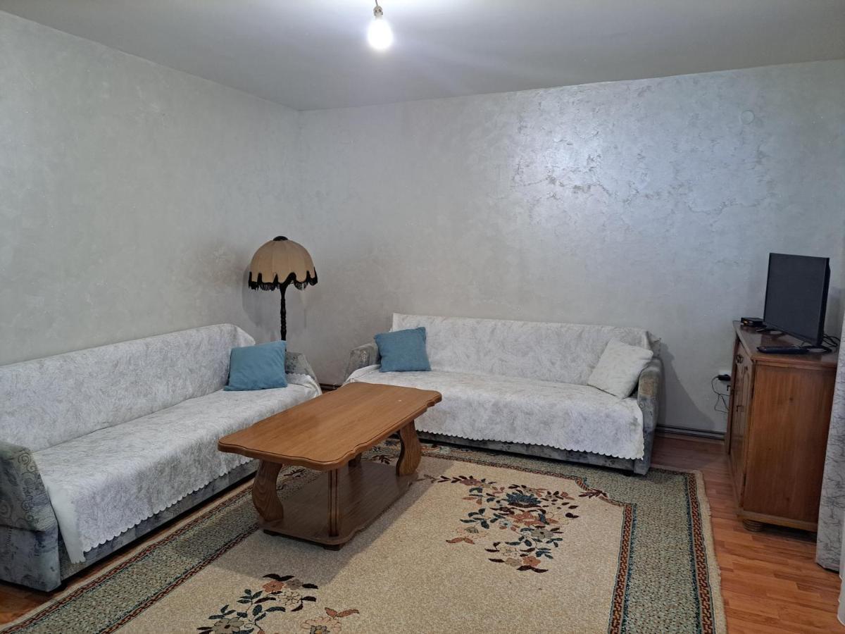 Apartman Lara 2 Apartment ฟอชา ภายนอก รูปภาพ