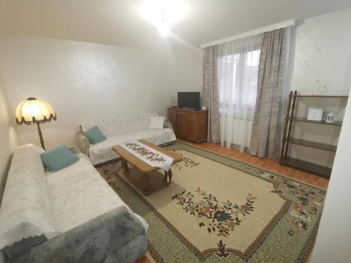 Apartman Lara 2 Apartment ฟอชา ภายนอก รูปภาพ