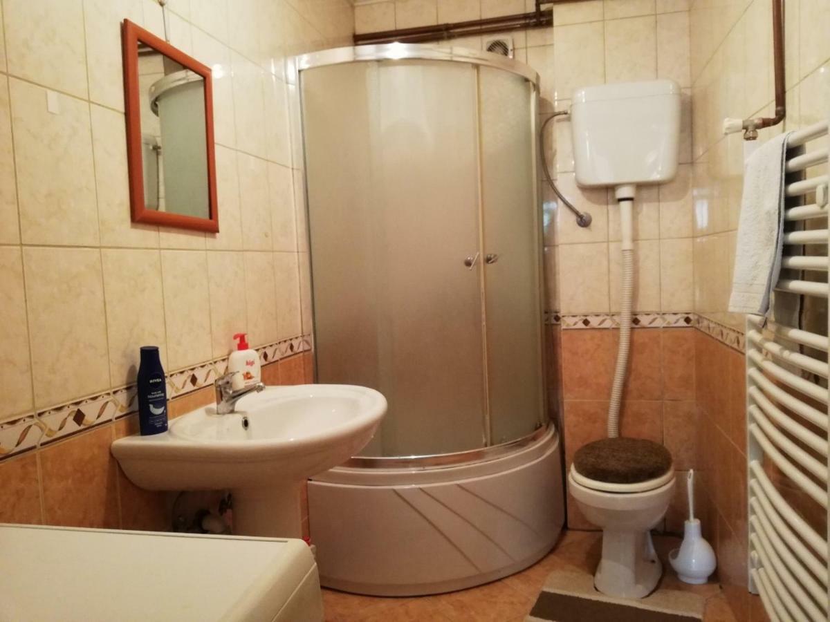 Apartman Lara 2 Apartment ฟอชา ภายนอก รูปภาพ